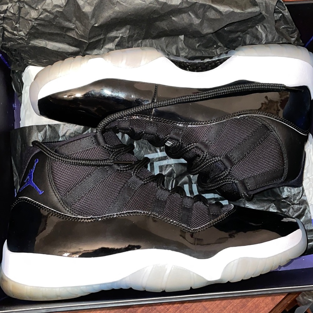 Jordan 11 space jam